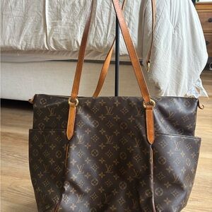 Louis Vuitton totally gm Monogram Canvas Tote